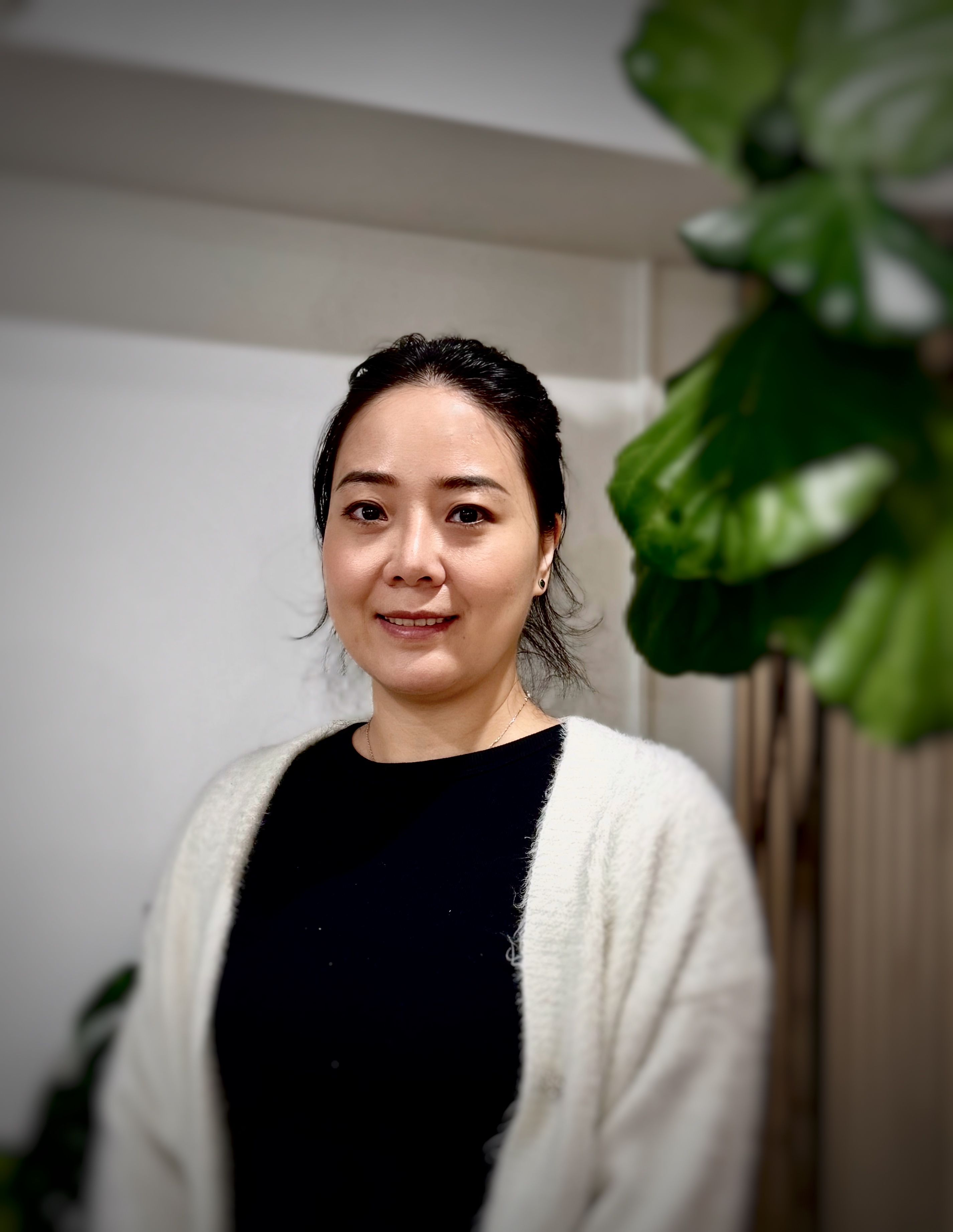 Leina Zhu - Massage Therapist